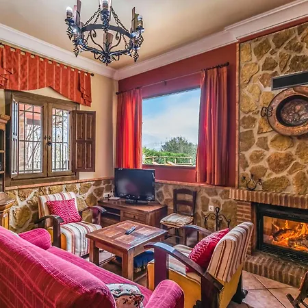 Stunning In Cordoba With Kitchen Holiday home