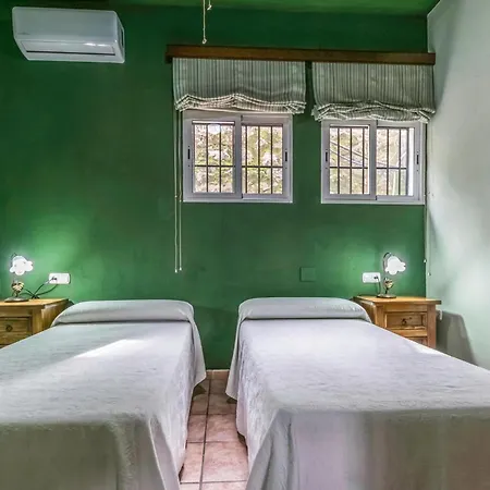 Stunning In Cordoba With Kitchen Holiday home Carcabuey
