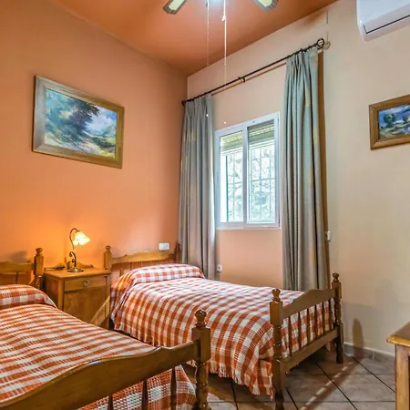 Stunning In Cordoba With Kitchen *