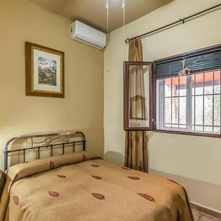 Stunning In Cordoba With Kitchen