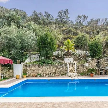Stunning In Cordoba With Kitchen Holiday home *