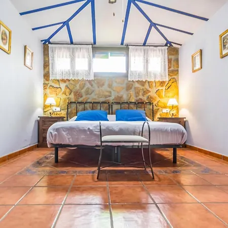 Stunning In Cordoba With Kitchen *