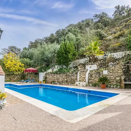 Holiday home Stunning In Cordoba With Kitchen *