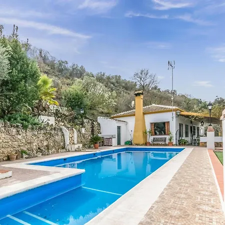 Stunning In Cordoba With Kitchen Holiday home
